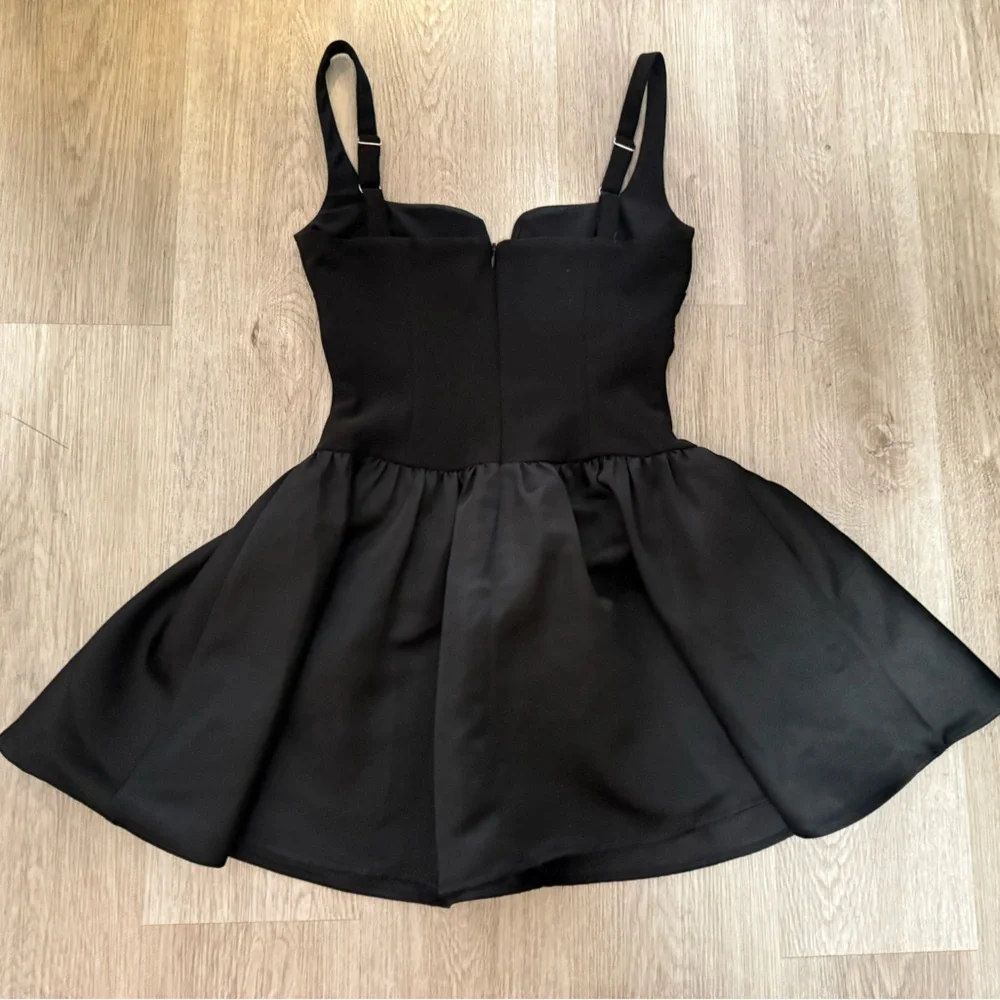 elliatt hester black A-line satin flare mini dress size small NEW - Picture 7 of 10
